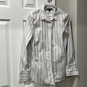 Banana Republic Long sleeve in Excellent condition